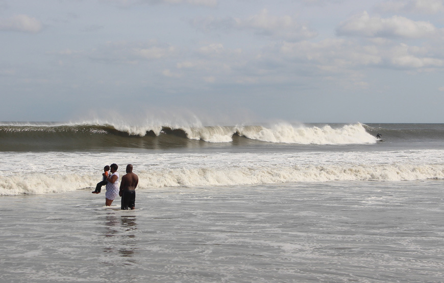jake-zlotnick-atlantic-city-surf-photos-hurricane-arthur-july-4th-2014_02