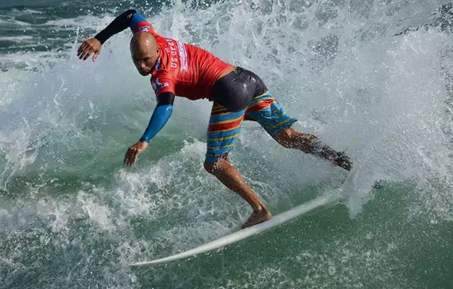 Kelly Slater Surfing