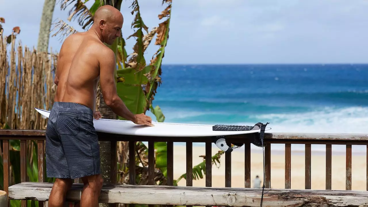 kelly slater apex trunk outerknown 2