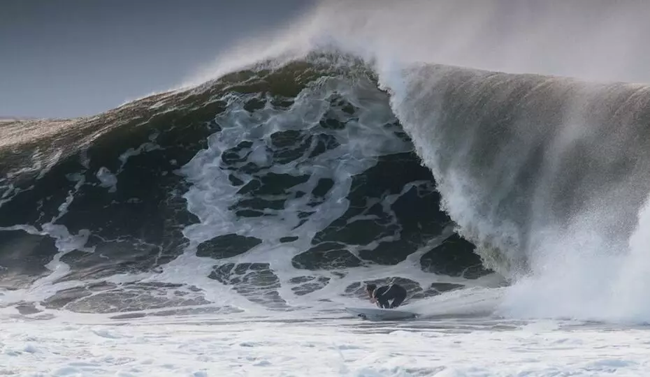 Big Waves in New York Surfing