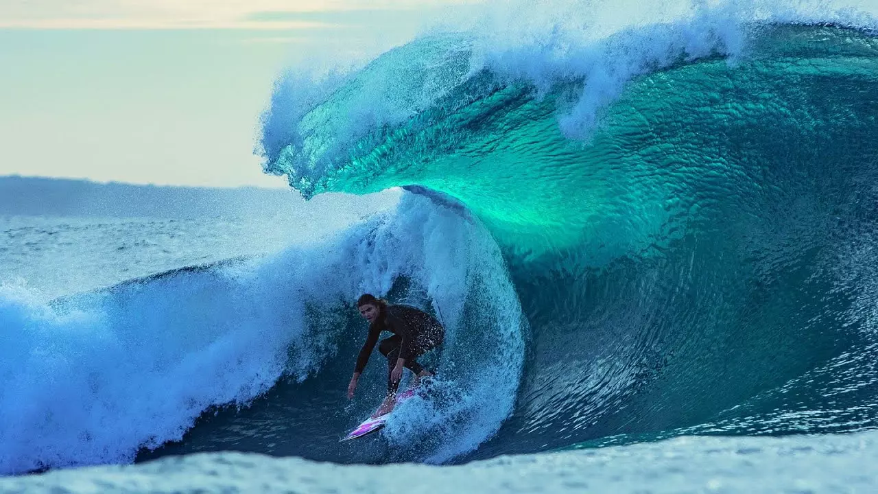 Noa Deane Surf Film