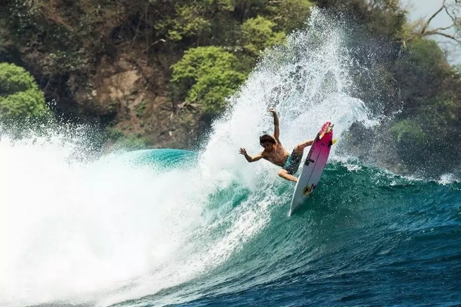 costa rica surfing